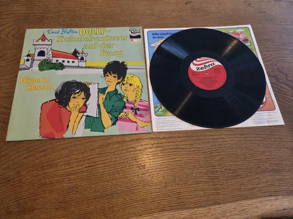 Dolly-Schulabenteuer auf der Burg Wirbel in Klasse 2 1979 Zebra 91.290 Deutsche Pressung VG/VG+